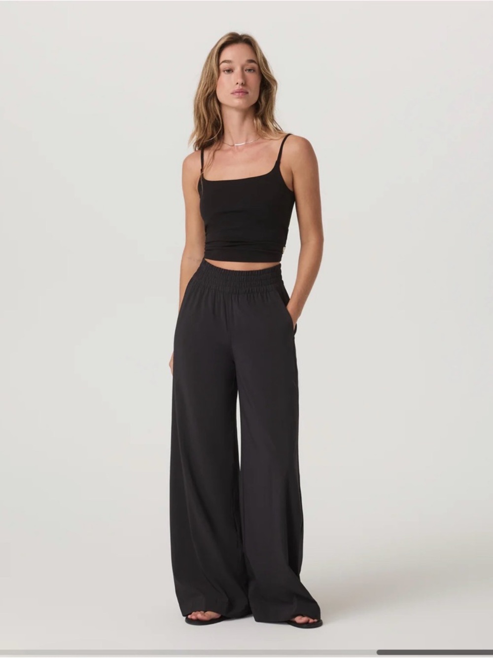 Vuori Villa Black Pants S short